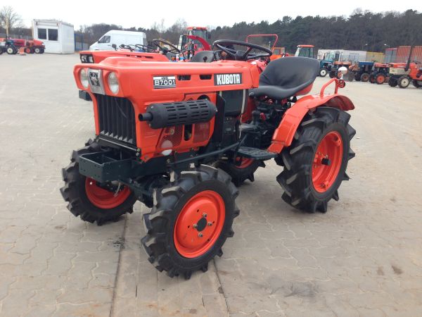 Kubota B7001