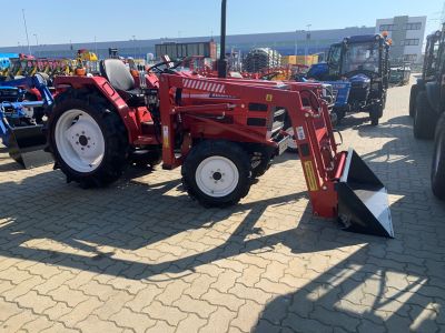 Shibaura P21F mit Frontlader Shibaura P21F mit Frontlader