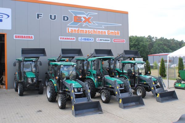 ARBOS 2035 mit Kabine und Frontlader | 2040 | ARBOS | Fudex ...